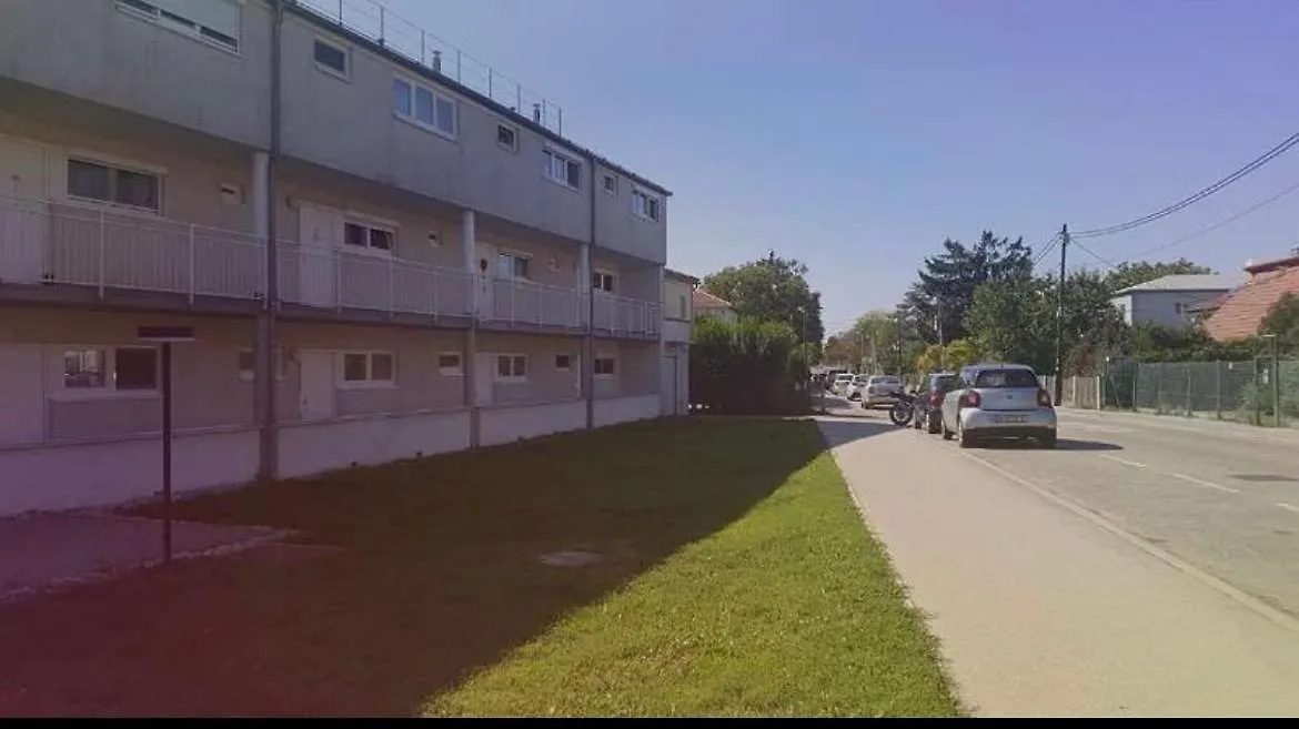 Wonderful Maisonette In Vienna With Parkingアパートメント 0*,